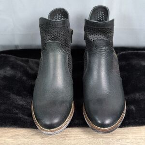Sterling River Black Perforated Ankle Boots 8.5 New Boho Gipsy Rustic Edgey